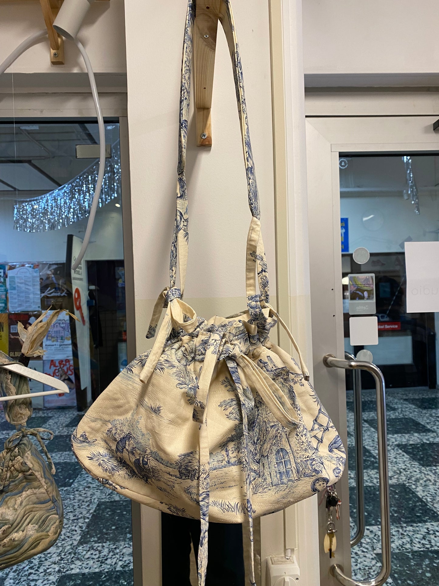 Lola bag in canvas fabric (in joy de toile)